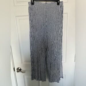 Brand west Loop size M color stripes blue and white